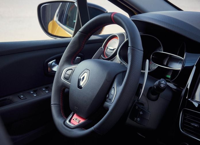 2017 Renault Clio RS - фотография 7 из 12 2017 Renault Clio RS - фотография 7 из 12