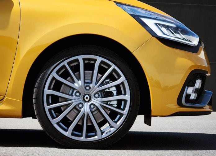 2017 Renault Clio RS - фотография 11 из 12 2017 Renault Clio RS - фотография 11 из 12