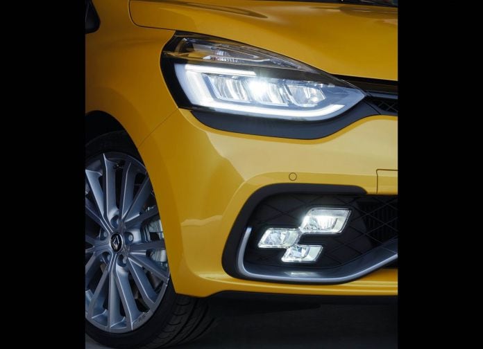 2017 Renault Clio RS - фотография 12 из 12 2017 Renault Clio RS - фотография 12 из 12