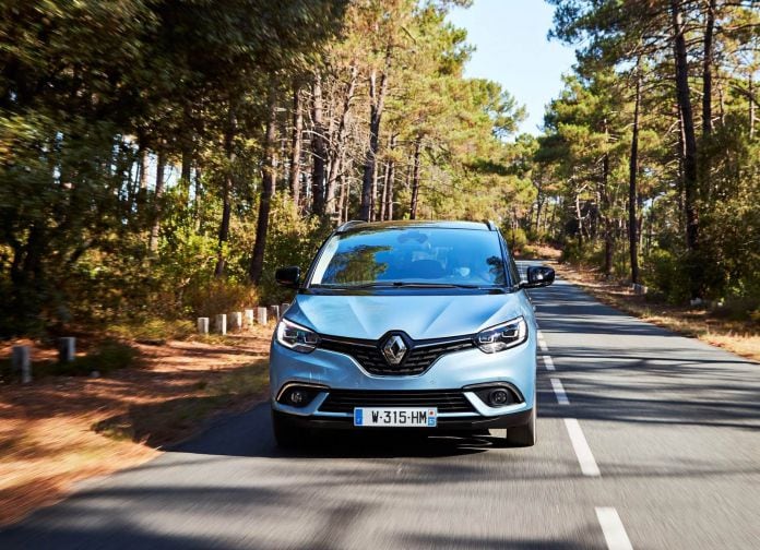 2017 Renault Grand Scenic - фотография 35 из 87