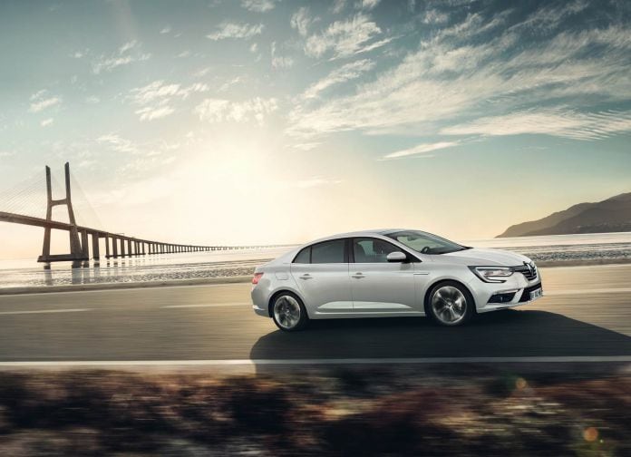 2017 Renault Megane Sedan - фотография 2 из 71 2017 Renault Megane Sedan - фотография 2 из 71