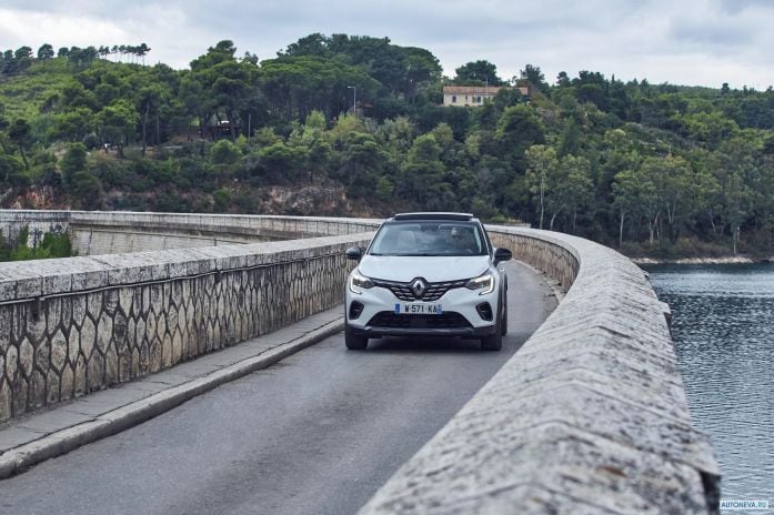 2020 Renault Captur Initiale Paris - фотография 2 из 32