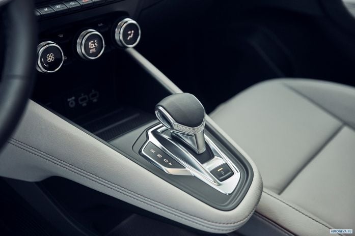 2020 Renault Captur Initiale Paris - фотография 24 из 32 2020 Renault Captur Initiale Paris - фотография 24 из 32