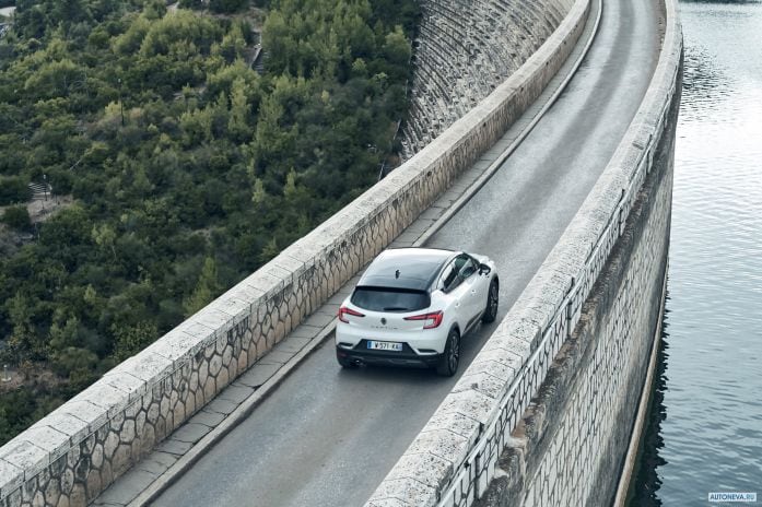 2020 Renault Captur Initiale Paris - фотография 28 из 32