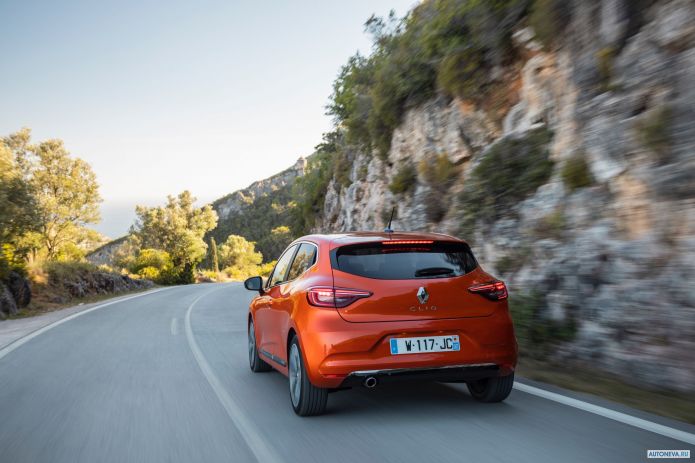 2020 Renault Clio - фотография 18 из 31