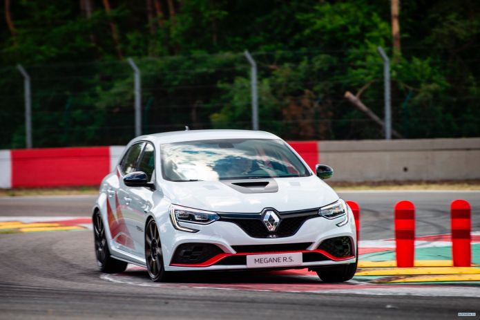 2020 Renault Megane RS Trophy R - фотография 3 из 27