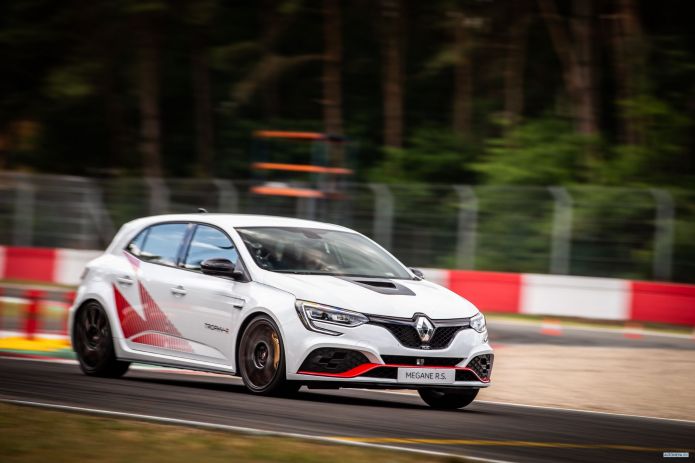 2020 Renault Megane RS Trophy R - фотография 14 из 27