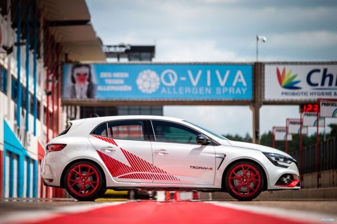 2020 Renault Megane RS Trophy R - фотография 19 из 27