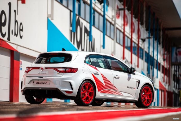 2020 Renault Megane RS Trophy R - фотография 21 из 27