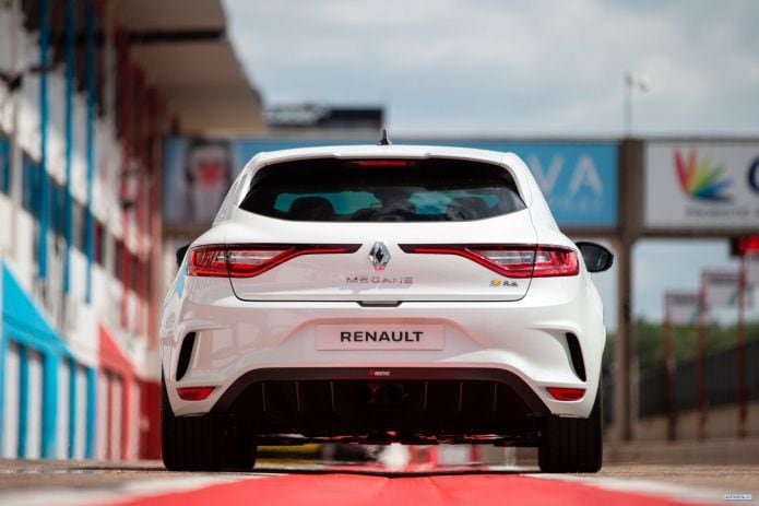 2020 Renault Megane RS Trophy R - фотография 23 из 27