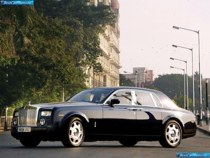 2003 Rolls-Royce Phantom - фотография 8 из 155