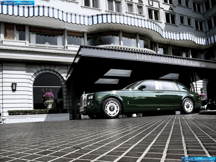 2003 Rolls-Royce Phantom - фотография 23 из 155 2003 Rolls-Royce Phantom - фотография 23 из 155