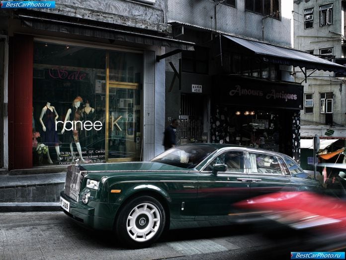 2003 Rolls-Royce Phantom - фотография 26 из 155 2003 Rolls-Royce Phantom - фотография 26 из 155