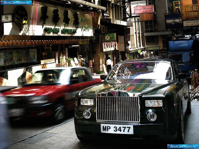 2003 Rolls-Royce Phantom - фотография 28 из 155 2003 Rolls-Royce Phantom - фотография 28 из 155
