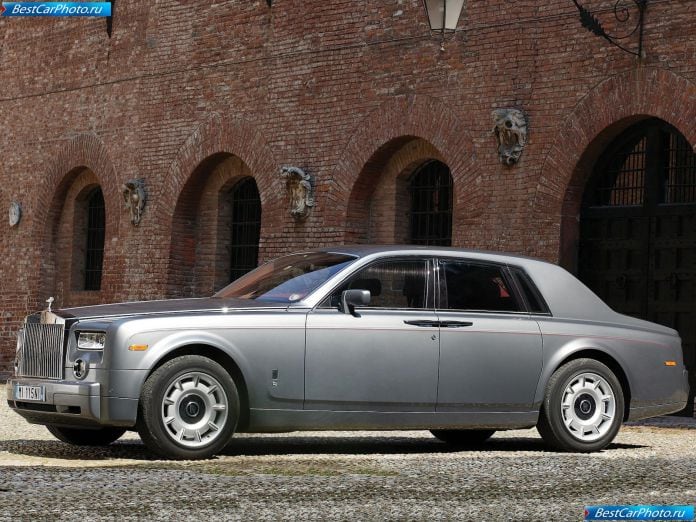 2003 Rolls-Royce Phantom - фотография 52 из 155 2003 Rolls-Royce Phantom - фотография 52 из 155