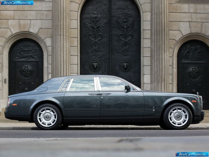 2003 Rolls-Royce Phantom - фотография 54 из 155 2003 Rolls-Royce Phantom - фотография 54 из 155