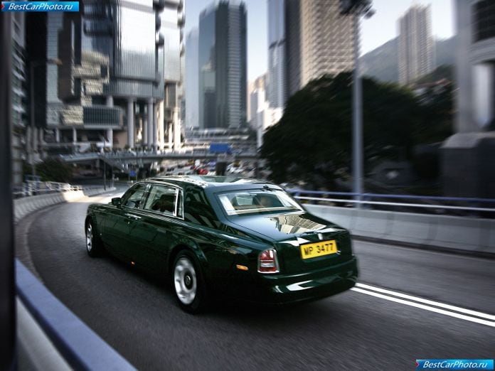 2003 Rolls-Royce Phantom - фотография 70 из 155 2003 Rolls-Royce Phantom - фотография 70 из 155