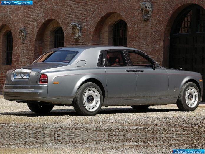 2003 Rolls-Royce Phantom - фотография 73 из 155 2003 Rolls-Royce Phantom - фотография 73 из 155