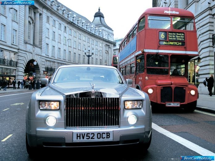 2003 Rolls-Royce Phantom - фотография 76 из 155 2003 Rolls-Royce Phantom - фотография 76 из 155