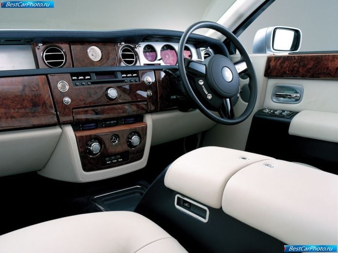 2003 Rolls-Royce Phantom - фотография 94 из 155 2003 Rolls-Royce Phantom - фотография 94 из 155