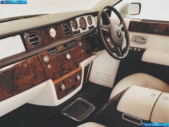 2003 Rolls-Royce Phantom - фотография 95 из 155 2003 Rolls-Royce Phantom - фотография 95 из 155