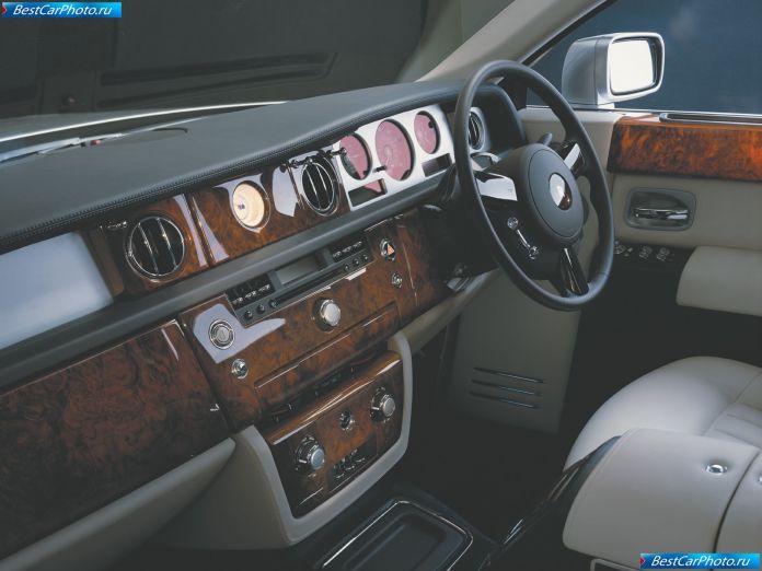 2003 Rolls-Royce Phantom - фотография 96 из 155 2003 Rolls-Royce Phantom - фотография 96 из 155