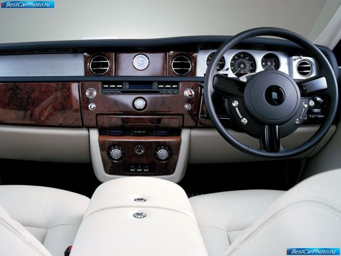 2003 Rolls-Royce Phantom - фотография 97 из 155 2003 Rolls-Royce Phantom - фотография 97 из 155