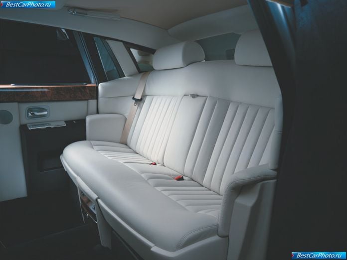 2003 Rolls-Royce Phantom - фотография 103 из 155 2003 Rolls-Royce Phantom - фотография 103 из 155