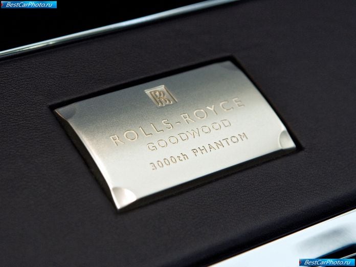 2003 Rolls-Royce Phantom - фотография 128 из 155