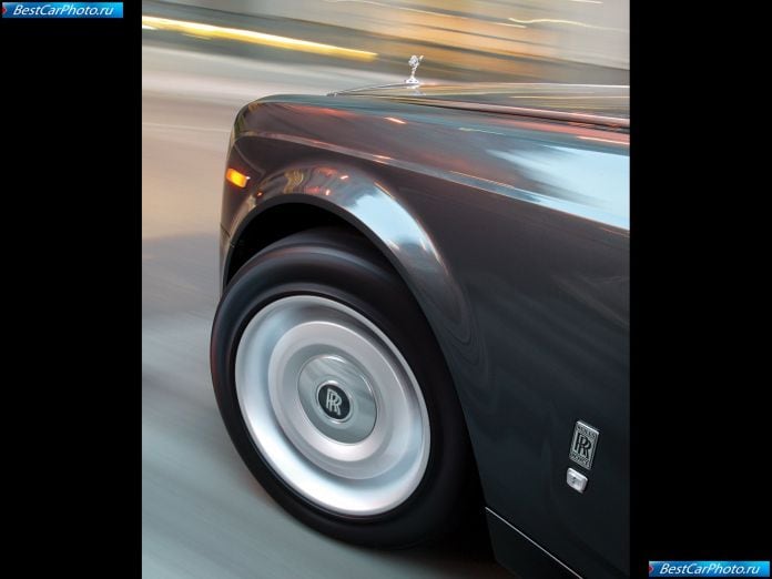 2003 Rolls-Royce Phantom - фотография 137 из 155 2003 Rolls-Royce Phantom - фотография 137 из 155