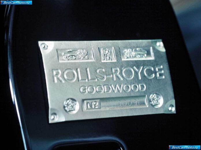 2004 Rolls-Royce Centenary Phantom - фотография 13 из 19 2004 Rolls-Royce Centenary Phantom - фотография 13 из 19