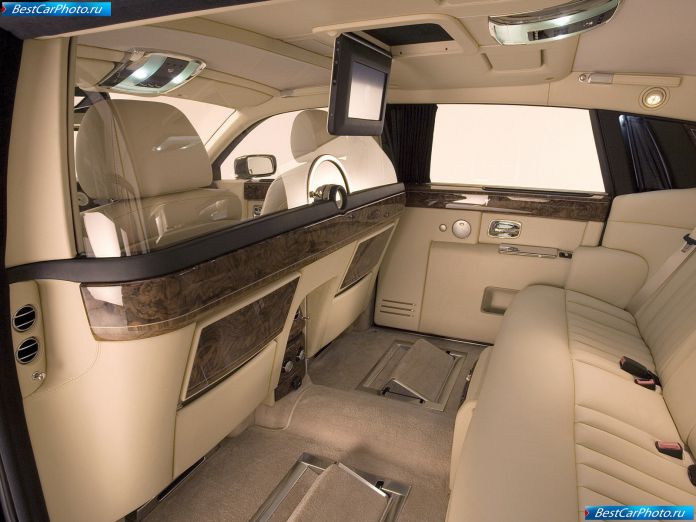 2005 Rolls-Royce Phantom With Extended Wheelbase - фотография 12 из 24 2005 Rolls-Royce Phantom With Extended Wheelbase - фотография 12 из 24