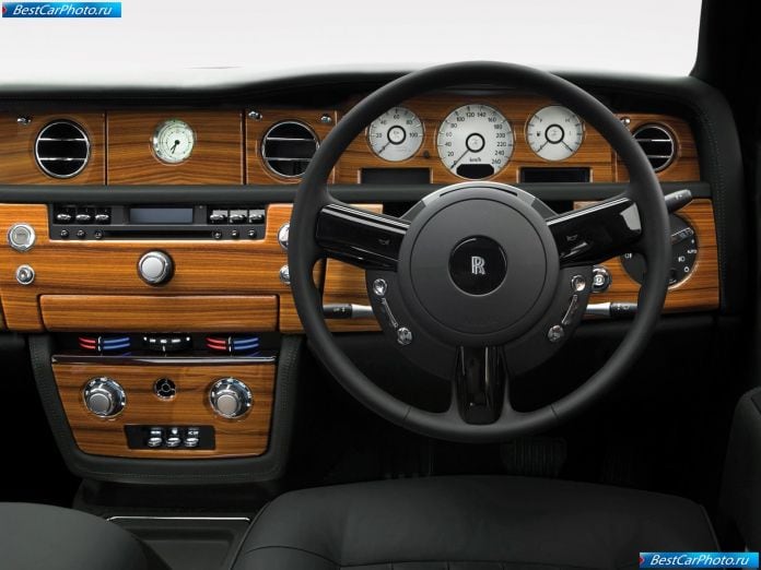 2007 Rolls-Royce Phantom Silver - фотография 3 из 3 2007 Rolls-Royce Phantom Silver - фотография 3 из 3