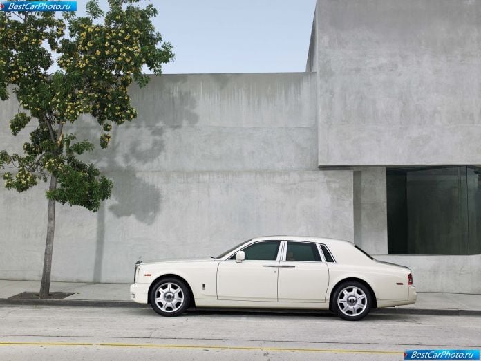 2009 Rolls-Royce Phantom - фотография 12 из 34