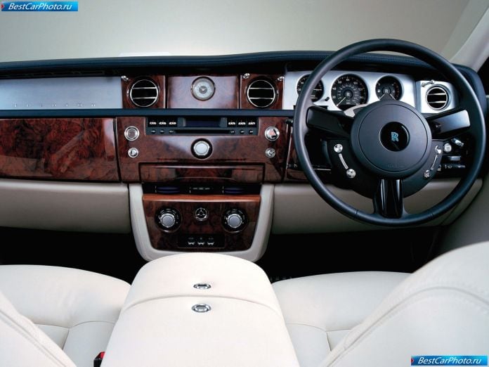 2009 Rolls-Royce Phantom - фотография 19 из 34