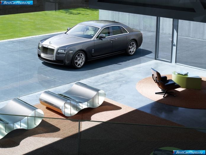 2010 Rolls-Royce Ghost - фотография 5 из 50