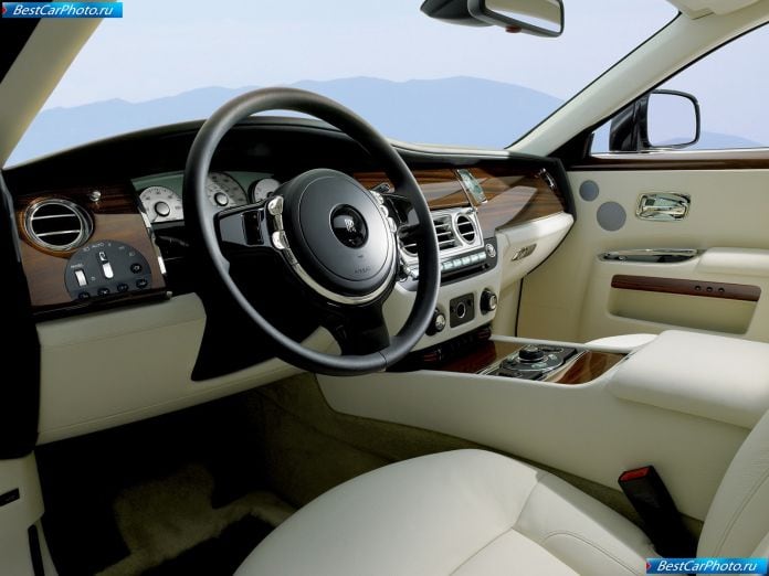 2010 Rolls-Royce Ghost - фотография 18 из 50 2010 Rolls-Royce Ghost - фотография 18 из 50