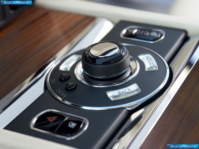 2010 Rolls-Royce Ghost - фотография 24 из 50