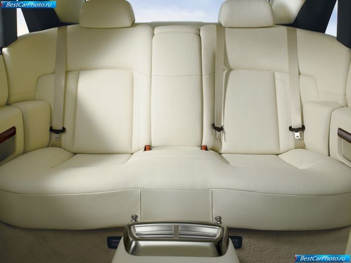 2010 Rolls-Royce Ghost - фотография 31 из 50