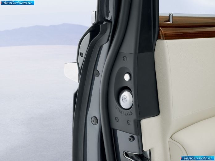 2010 Rolls-Royce Ghost - фотография 35 из 50