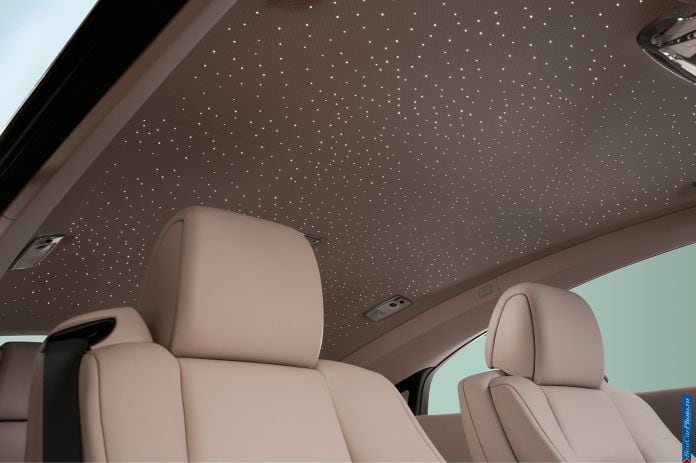 2014 Rolls-Royce Wraith - фотография 25 из 31 2014 Rolls-Royce Wraith - фотография 25 из 31