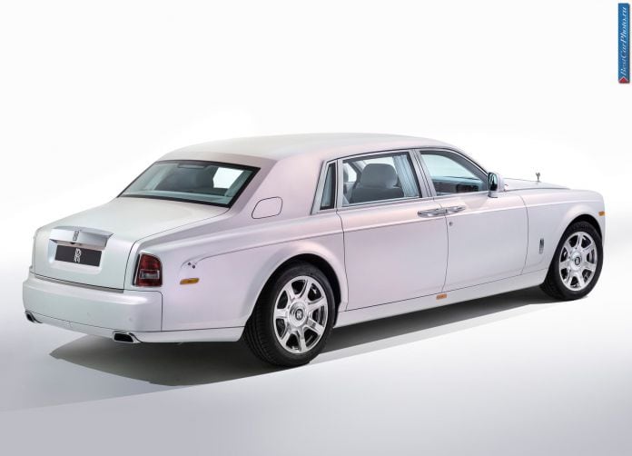 2015 Rolls-Royce Phantom Serenity - фотография 2 из 16 2015 Rolls-Royce Phantom Serenity - фотография 2 из 16