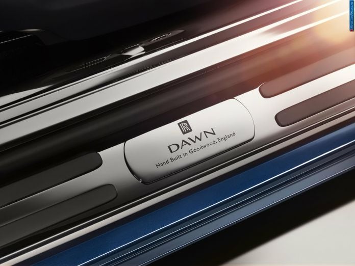 2016 Rolls-Royce Dawn - фотография 12 из 33 2016 Rolls-Royce Dawn - фотография 12 из 33