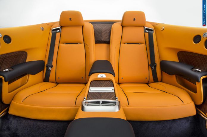 2016 Rolls-Royce Dawn - фотография 16 из 33 2016 Rolls-Royce Dawn - фотография 16 из 33