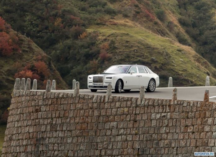 2018 Rolls-Royce Phantom - фотография 41 из 178