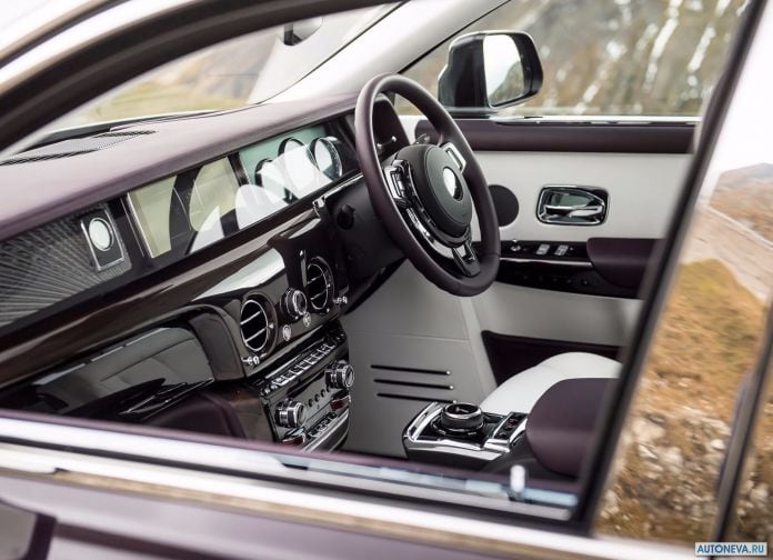 2018 Rolls-Royce Phantom - фотография 111 из 178 2018 Rolls-Royce Phantom - фотография 111 из 178