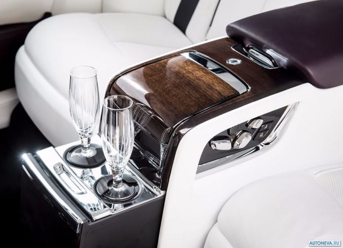2018 Rolls-Royce Phantom - фотография 135 из 178 2018 Rolls-Royce Phantom - фотография 135 из 178