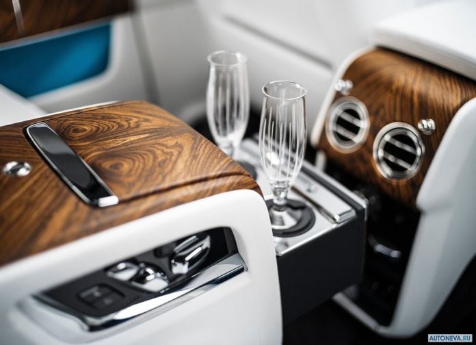 2019 Rolls-Royce Cullinan - фотография 27 из 38 2019 Rolls-Royce Cullinan - фотография 27 из 38