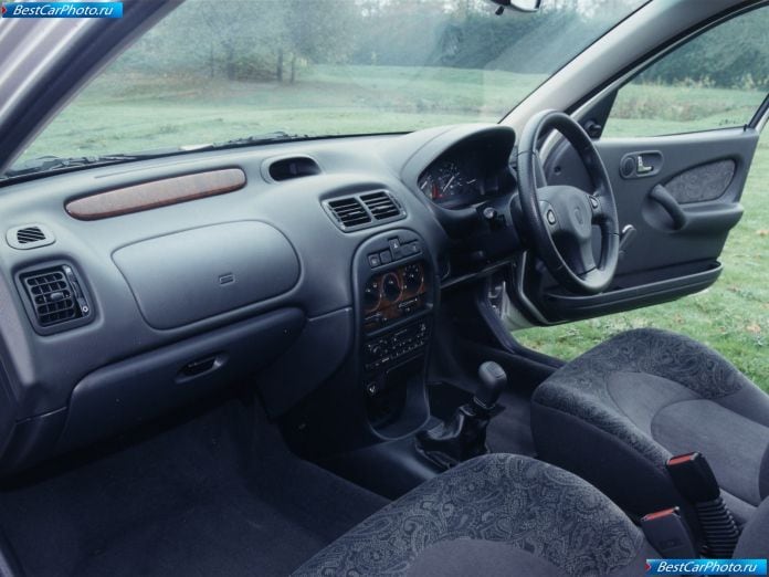 1995 Rover 200 - фотография 19 из 22
