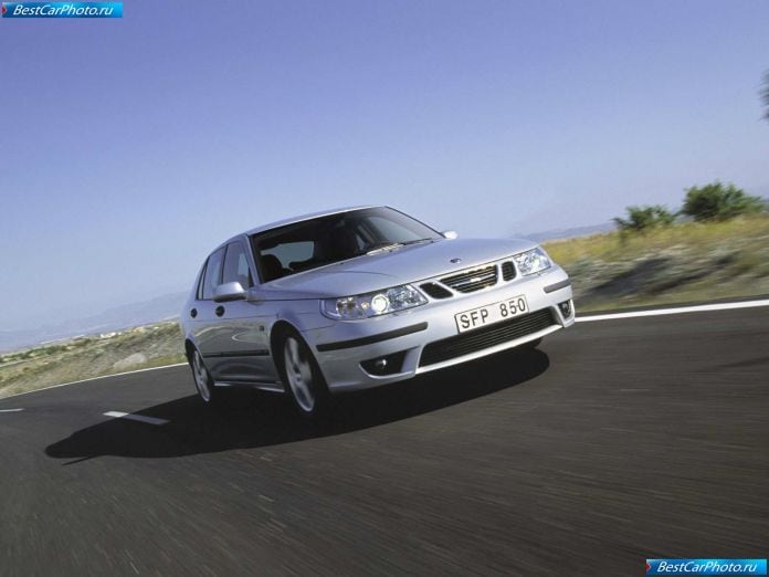 2004 Saab 9-5 Sedan - фотография 18 из 64 2004 Saab 9-5 Sedan - фотография 18 из 64